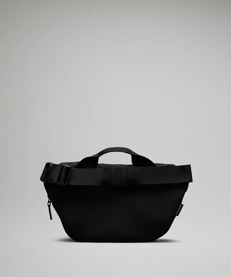 Curved Crossbody Bag 3L
